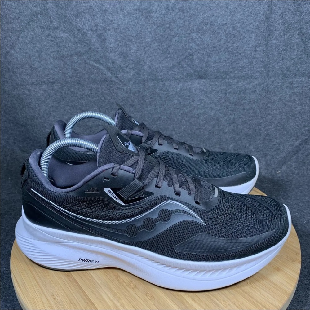 SAUCONY Guide 15 Women’s Running Shoes Size 10.5 Black Sneakers Walking Gym